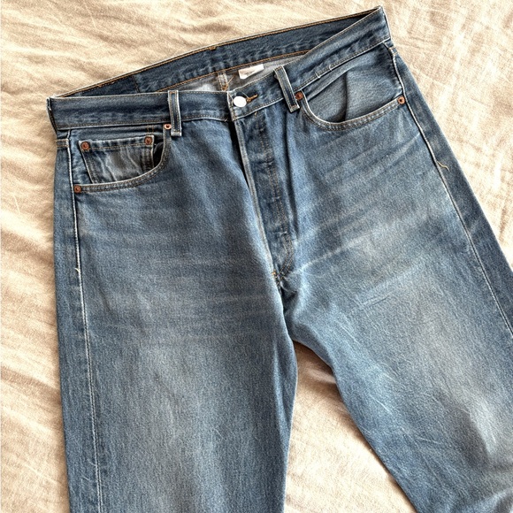 Vintage Distressed Levi’s 501xx Jeans - Picture 4 of 10